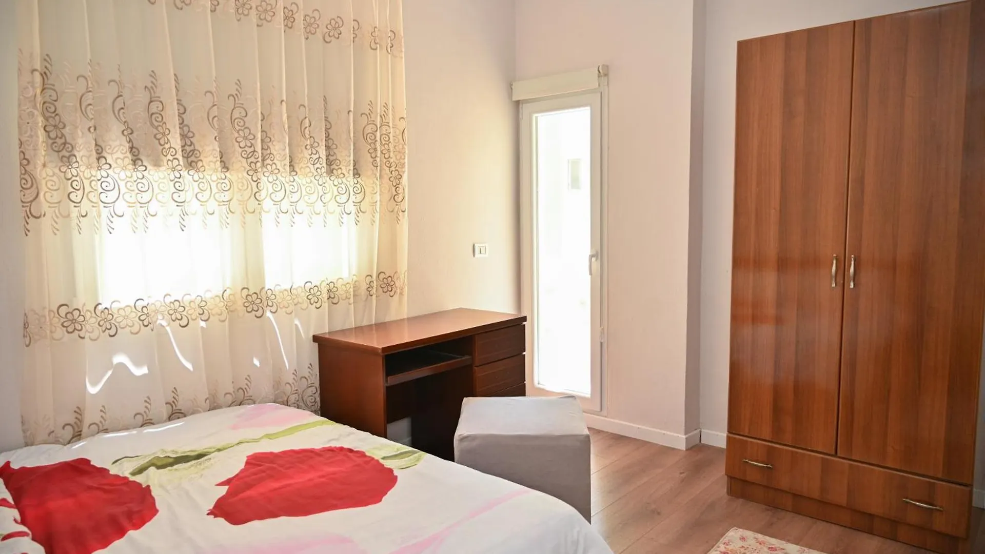 Vila Kulla Apartment Dıraç