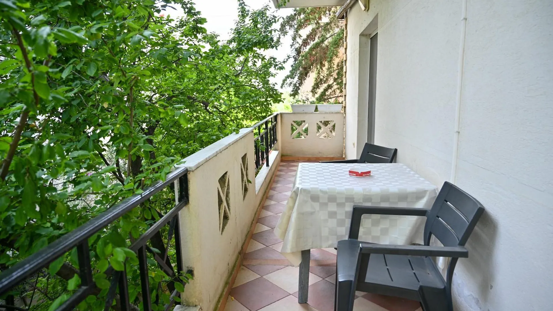 Vila Kulla Apartment Dıraç 0*,